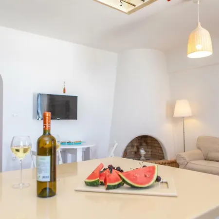 Дом отдыха Down Town Naxos City