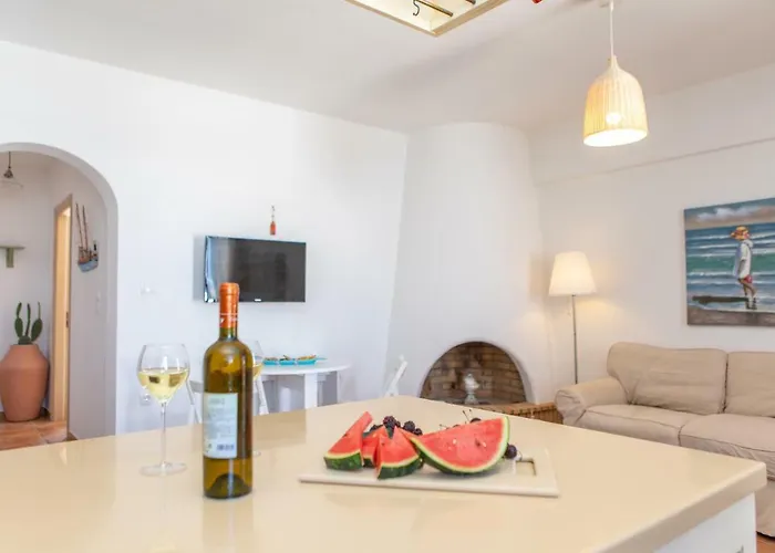 Дом отдыха Down Town Naxos City